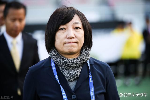 露天浴池的女主人公